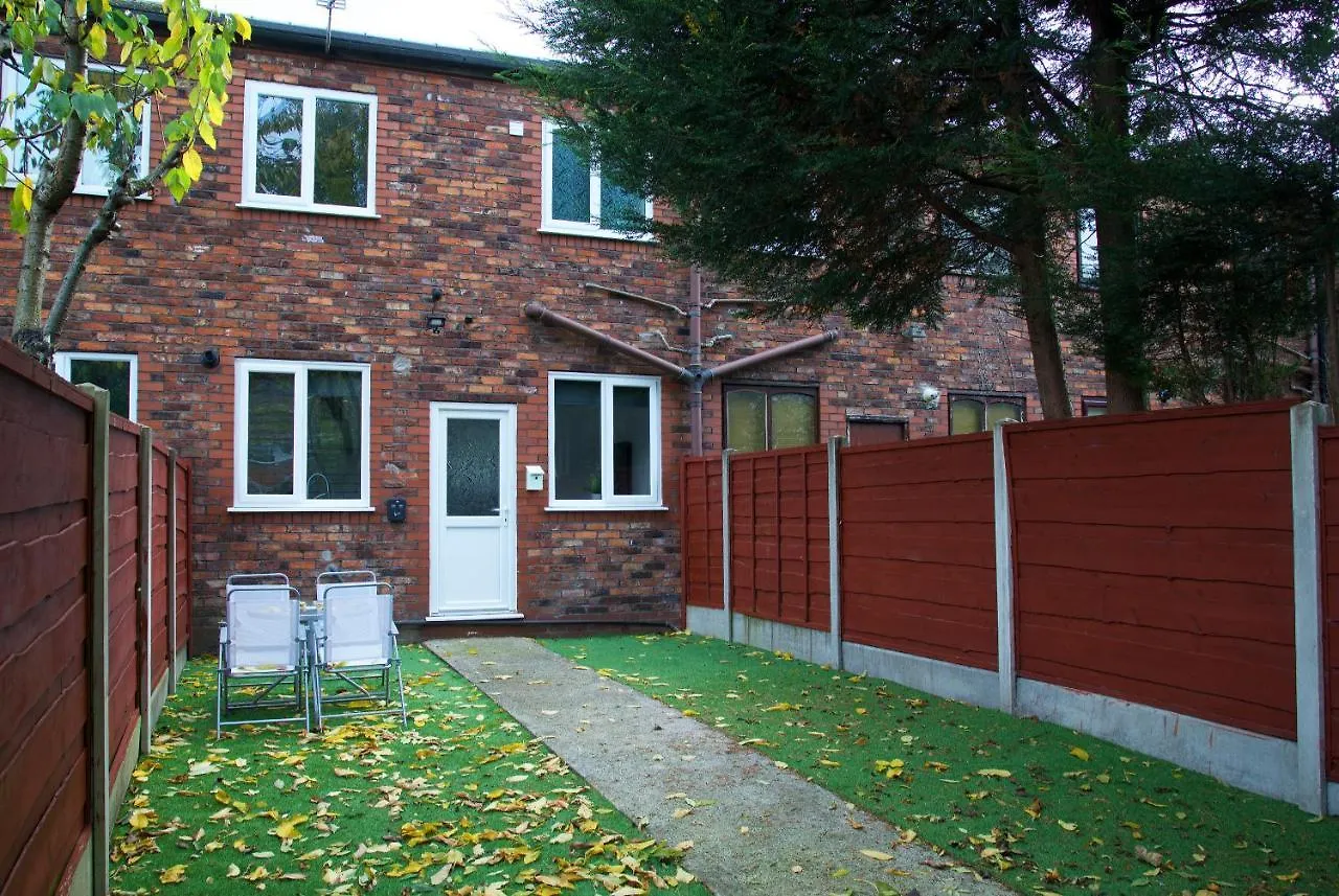 Air Host & Stay - Thompson House Stockport Holiday home
