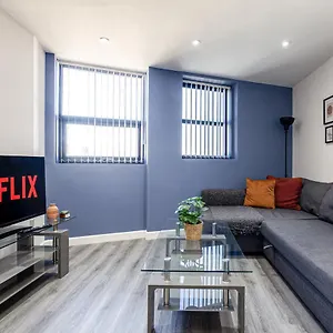 Stunning 1 Bed In The Heart Of Apartment
